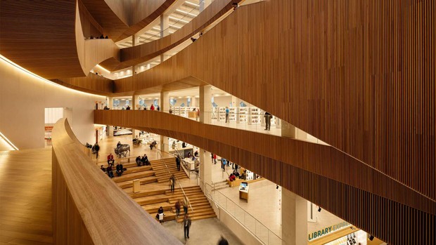Construída sobre linha de trem, biblioteca no Canadá reabre após reforma de R$908 milhões (Foto: Reprodução)
