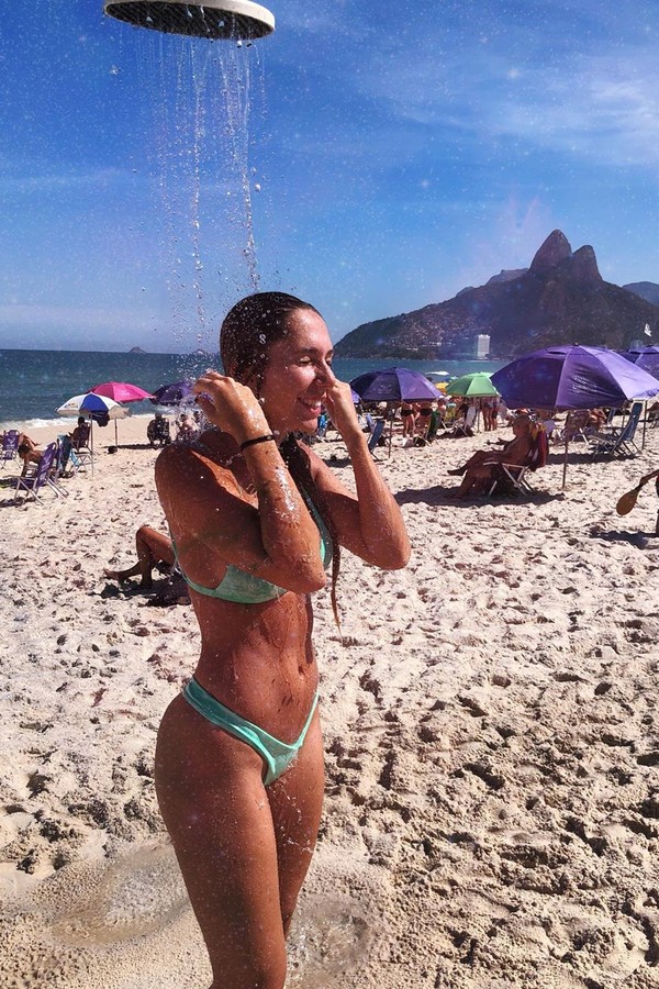 Carolina Portaluppi em foto no Instagram (Foto: reprodução/instagram)