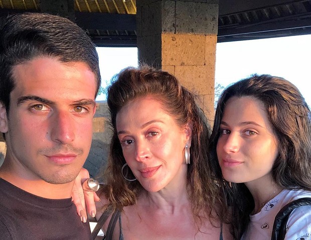 Claudia Raia com os filhos, Enzo e Sophia (Foto: Reprodução Instagram)