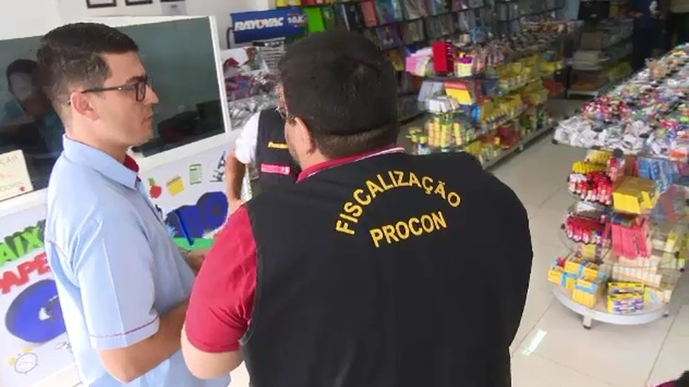 Operação 'Passa a Régua' vai analisar 20 estabelecimentos de venda de materiais escolar (Foto: Reprodução Rede Amazônica/AC)