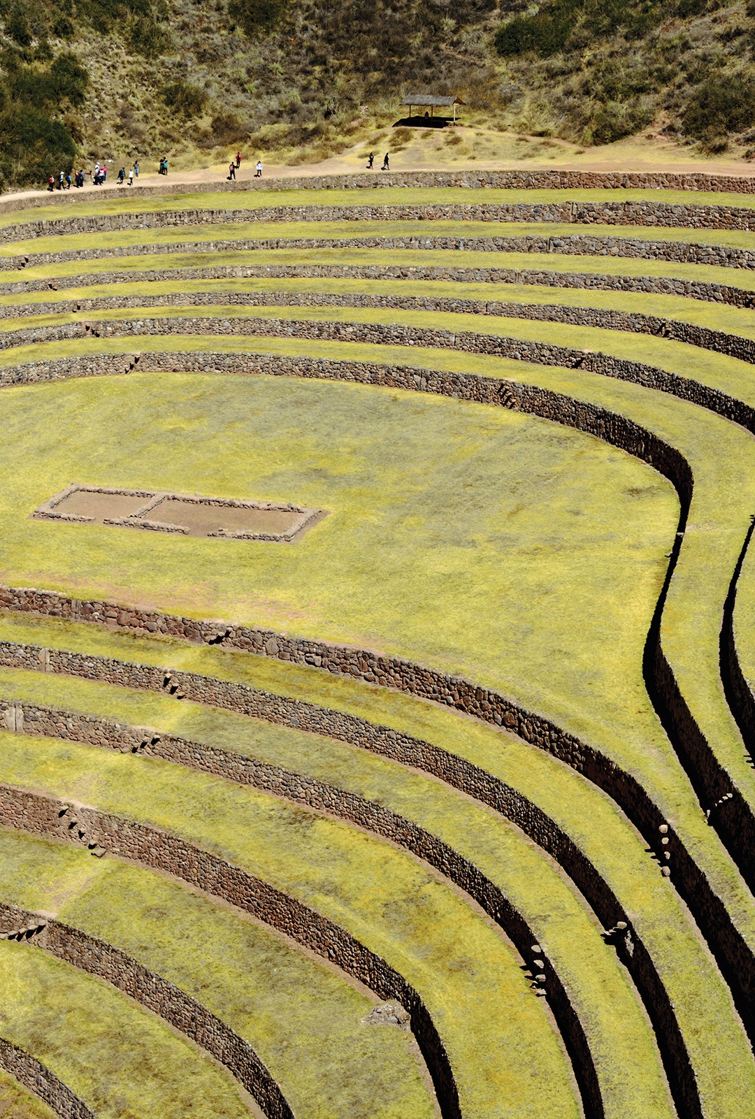 Iluminação express: Os terraços de Moray são vestígios das avançadas técnicas agrícolas incas (Foto: divulgação)