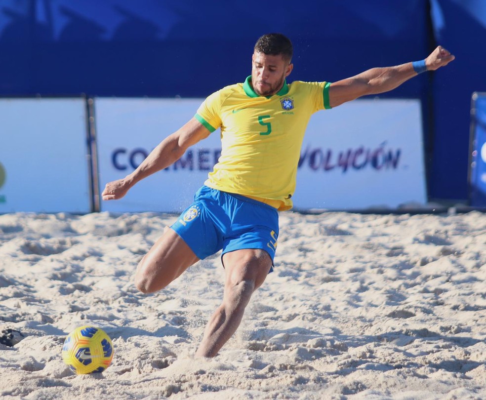 Primeiro Mundial de Futebol de Areia Raiz começa na próxima terça (8) -  Folha PE