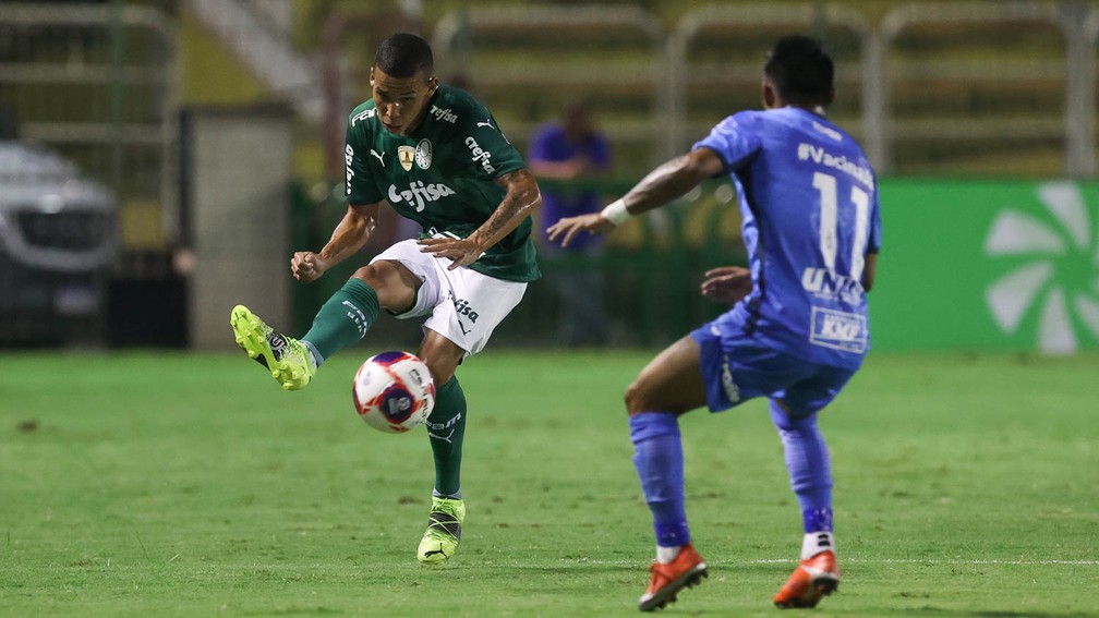 Gustavo Garcia fala sobre estreia e substituição após expulsão de Weverton