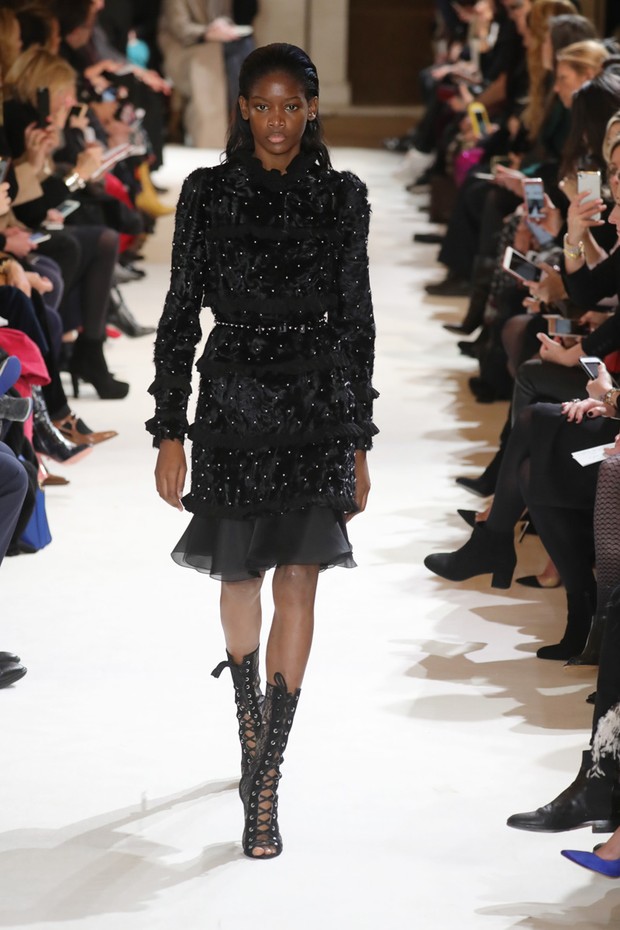 #SuzyPFW: Giambattista Valli - Cherry Ripe - Vogue | en