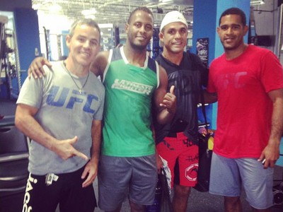 Kevin Souza, Vitor Belfort e Jorge Santiago na Blackzilians (Foto: Reprodução/Instagram) Kevin Souza, Vitor Belfort e Jorge Santiago na Blackzilians (Foto: Reprodução/Instagram)