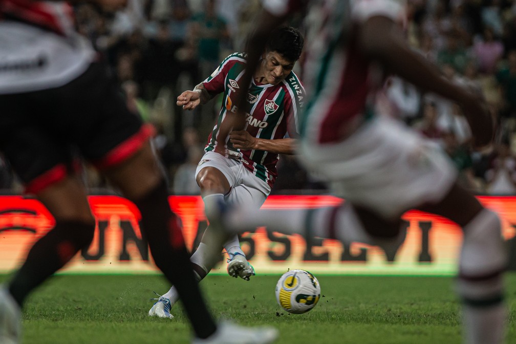 Cano diante do Atlético-GO — Foto: Marcelo Gonçalves/Fluminense FC