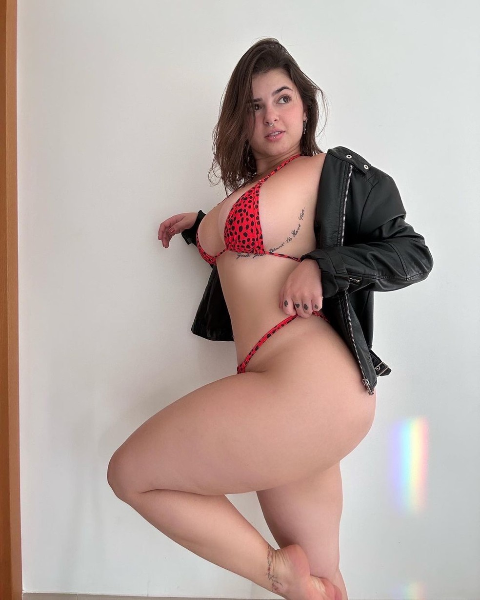 Kerolay Chaves, musa do OnlyFans, ganhou notoriedade após polêmica ao ser expulsa de mercado — Foto: Reprodução/Instagram