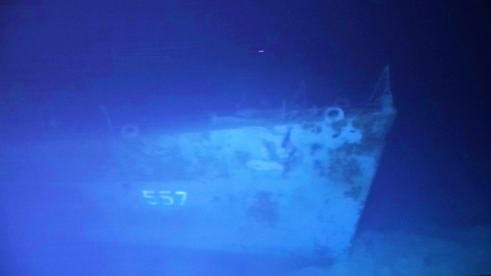 Foto de 31 mostra navio USS Johnston naufragado perto das Filipinas — Foto: Caladan Oceanic/Via AFP