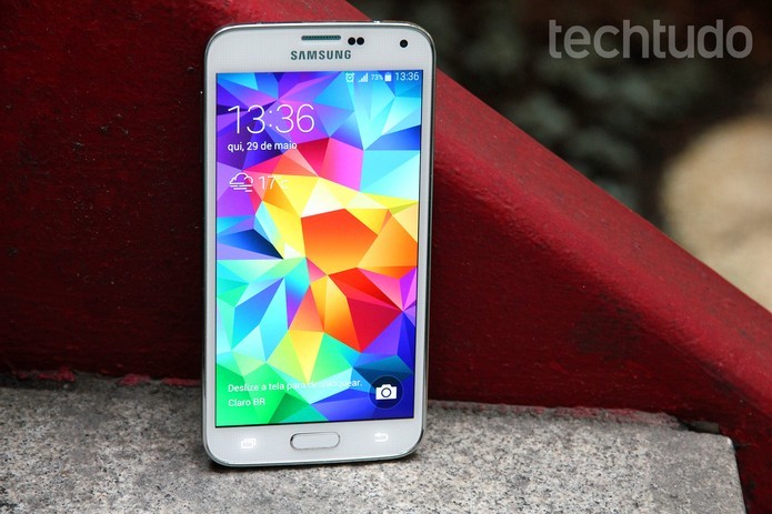 Galaxy S5 oferece resolução de tela em Full HD (Foto: Luciana Maline/TechTudo)