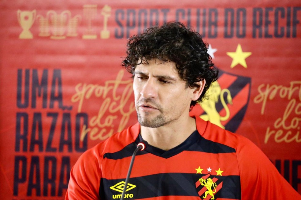Blás Cáceres, volante argentino contratado pelo Sport — Foto: Anderson Stevens/Sport Club do Recife