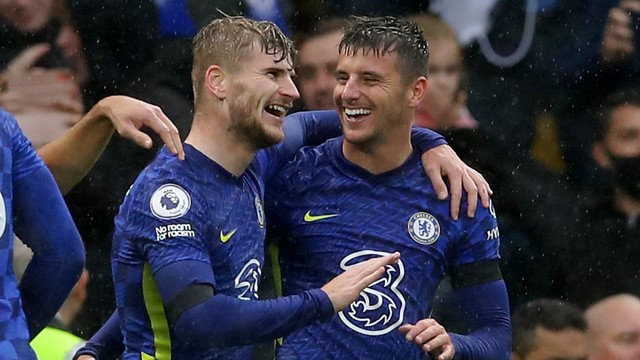 Timo Werner e Mason Mount comemoram gol do Chelsea contra o Southampton