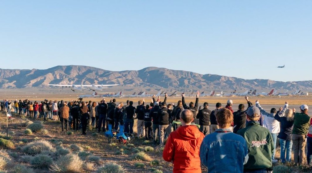 Stratolaunch voa pela primeira vez em Mojave, na Califórnia (EUA). — Foto: Stratolaunch / Divulgação