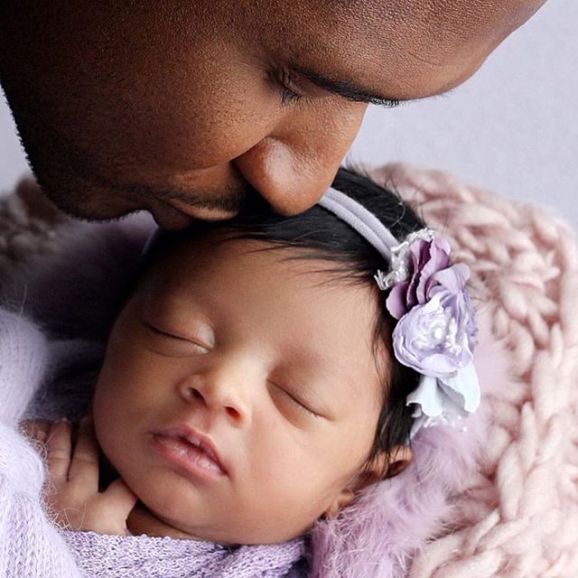 Usher e a filha Sovereign Bo Raymond (Foto: Instagram)