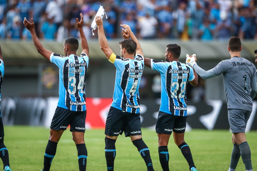 Bruno Alves, Kannemann, Reinaldo e Brenno, na vitória do Grêmio no Caxias — Foto: Lucas Uebel/Grêmio