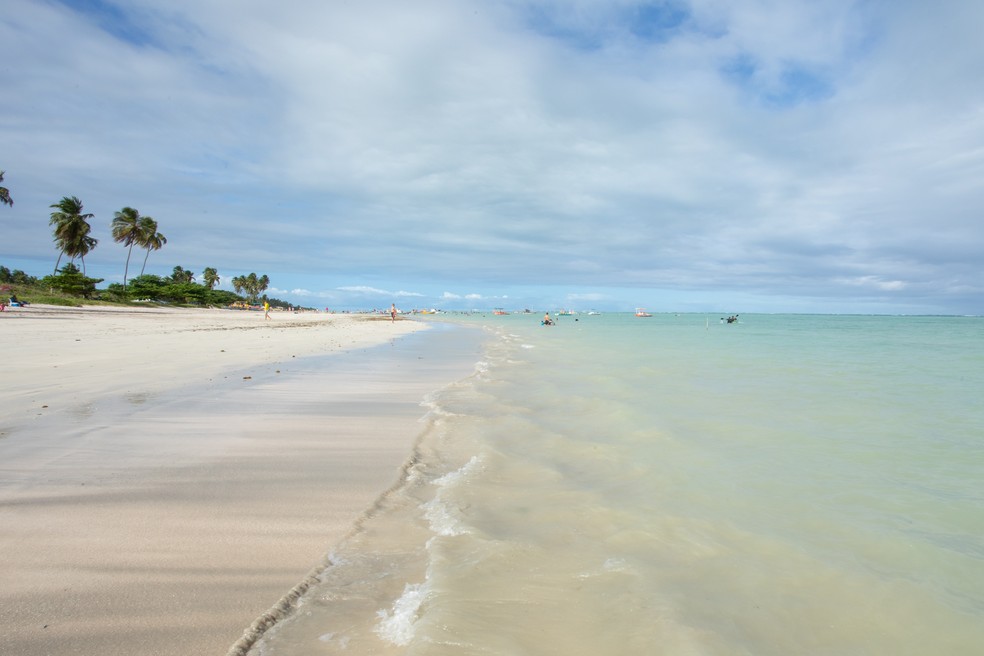 Praia do Patacho: paraíso mais escondido, guarda águas claras, quentes e calmas. — Foto: Celso Tavares/G1