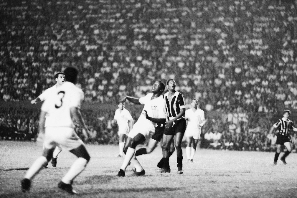 Você sabia? Primeiro técnico de Jô foi herói do Timão e desbancou Pelé