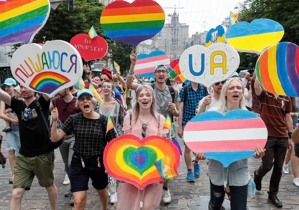 Parada do orgulho gay em Kiev, na Ucrânia — Foto: Gleb Garanich/Reuters