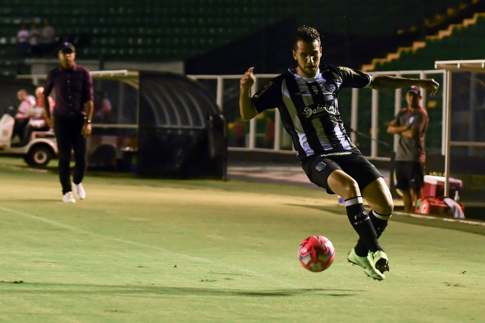 Willian Popp negocia com o CSA â€” Foto: Hermes Bezerra/Figueirense