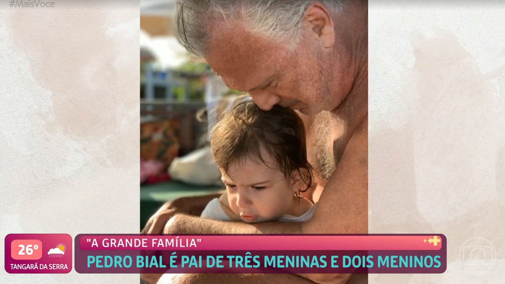 Pedro Bial com a filha Dora, de 2 anos — Foto: Reprodução/Globo