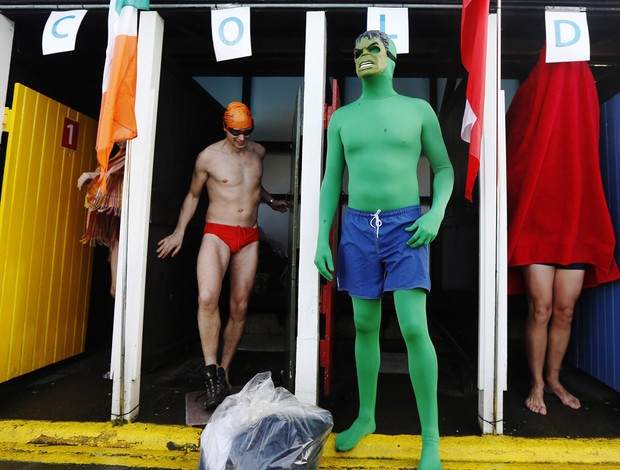 Natação hulk competidores campeonato UK Cold water (Foto: Agência Reuters)