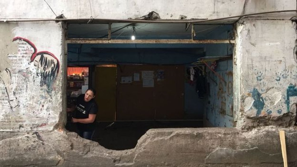 Na ocupação Prestes Maia, moradores pagam R$ 105 por uma vaga no edifício  (Foto: Leandro Machado/BBC Brasil)