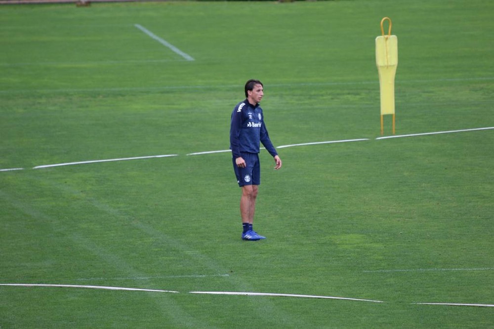 Geromel retorna normalmente aos treinamentos após trabalho regenerativo