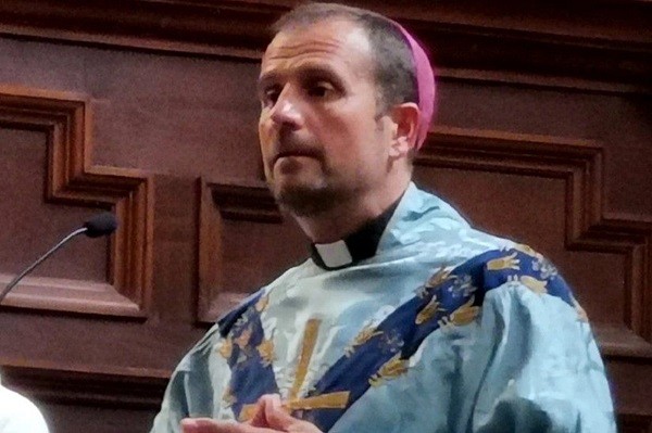 O agora ex-padre espanhol Xavier Novell, durante o seu período como bispo católico (Foto: Divulgação)