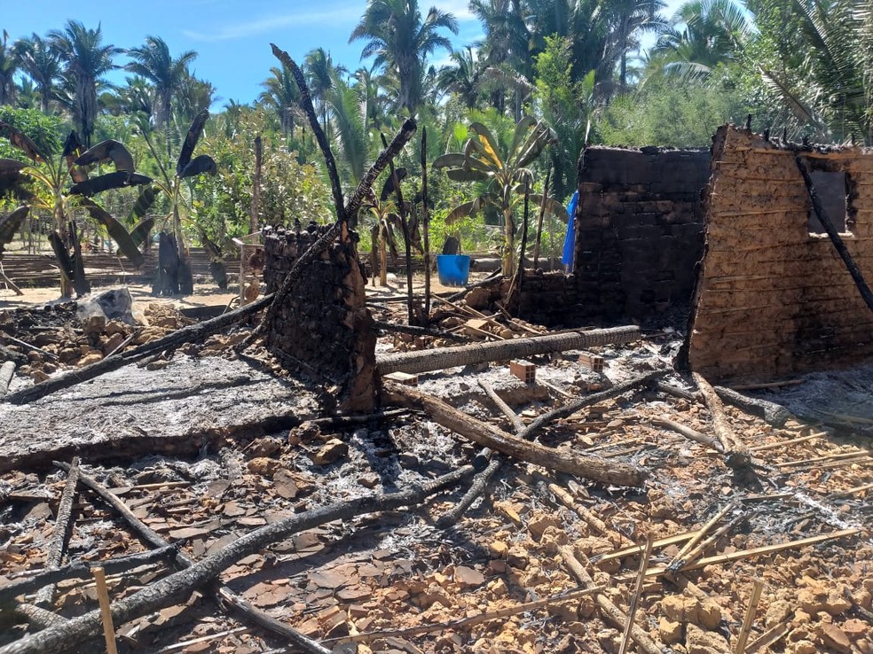 Vizinhos fazem campanha para ajudar família que perdeu tudo em incêndio na Zona Rural de União — Foto: Divulgação