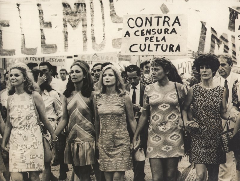 Tônia Carreiro, Eva Wilma, Odete Lara, Norma Benghel e Cacilda Becker protestam contra censura, em 1968