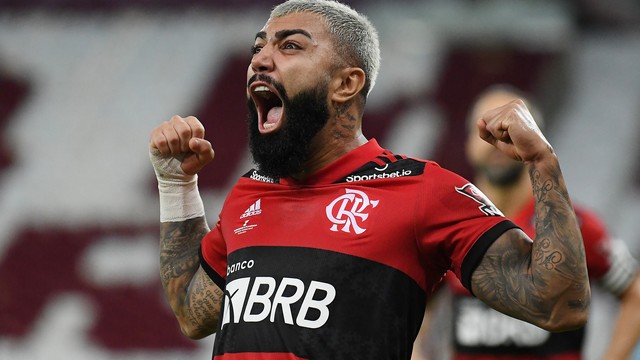 Gabi, do Flamengo, comemora o gol contra o Fluminense