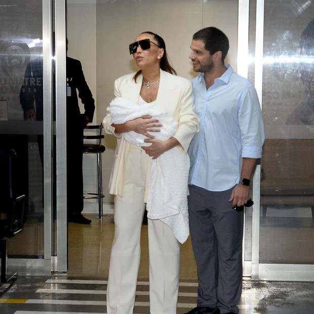 Sabrina Sato e Duda Nagle deixam maternidade (Foto: AgNews/Francisco Cepeda)