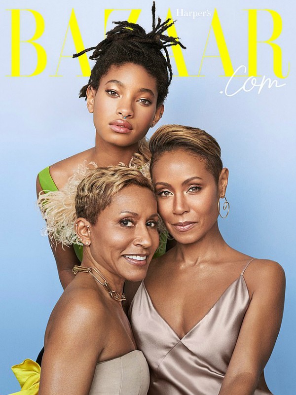 Willow Smith, Jada Pinkett-Smith e Adrienne Banfield-Jones na capa digital da Harper Bazaar  (Foto: Reprodução )