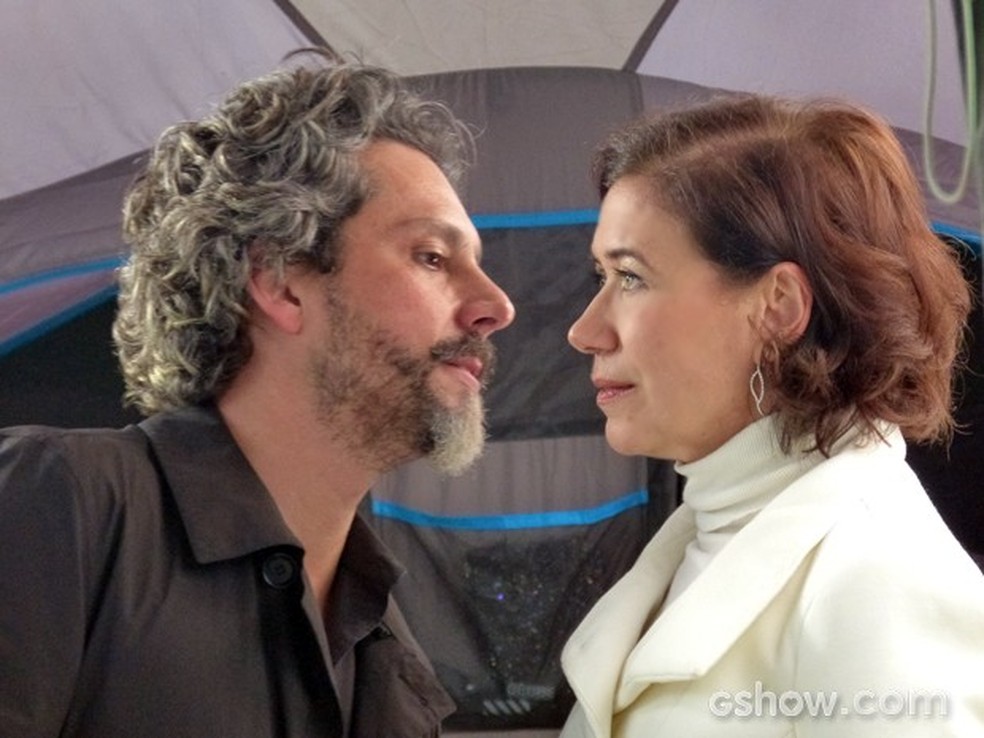 Em 'Império', José Alfredo (Alexandre Nero) revela a Maria Marta (Lilia Cabral) que tem uma amante — Foto: Pedro Curi/Gshow