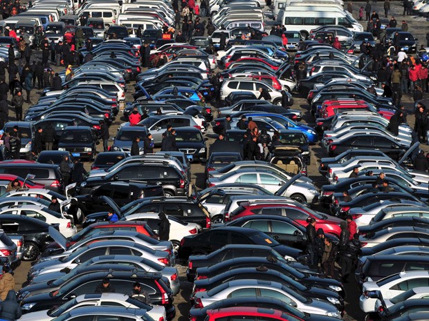 Vendas de carros na China estão caindo (Foto: Sheng Li/Arquivo Reuters)