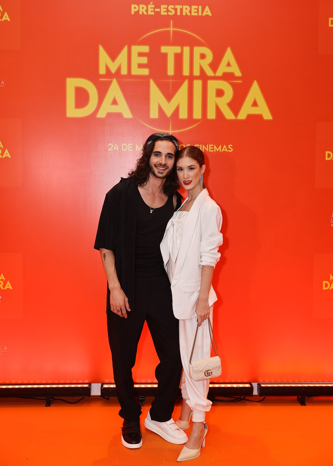 Fiuk e a namorada, Thaisa Carvalho, na pré-estreia do filme Me Tira da Mira (Foto: Manuela Scarpa/Brazil News)