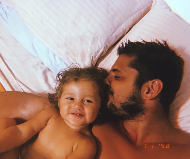 Bruno Gissoni e a filha, Madalena (Foto: Reprodução/Instagram)