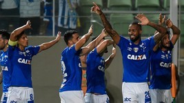 Cruzeiro vence a Chape, que continua no Z-4 (Douglas Magno/BP Filmes)