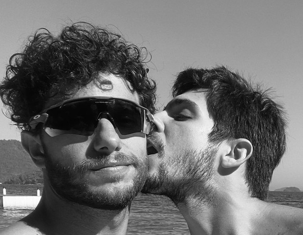 Igor Cosso e o namorado, Heron Leal (Foto: Reprodução/Instagram)