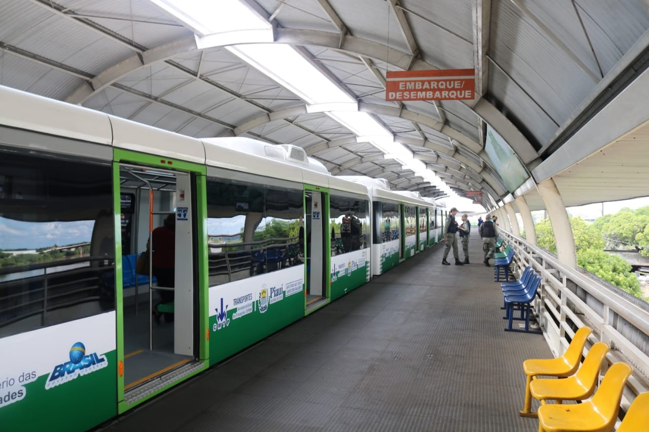 Número de passageiros no Metrô de Teresina dobra durante greve de motoristas de ônibus