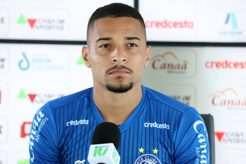 Gregore durante entrevista quando era do Bahia — Foto: Felipe Oliveira/EC Bahia