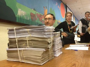 CPI irá analisar cerca de 6 mil páginas de documentos (Foto: Roney Domingos/G1) CPI irá analisar cerca de 6 mil páginas de documentos (Foto: Roney Domingos/G1)