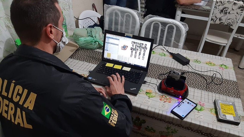 Homem começou a ser investigado pelo GRCC, Grupo de Repressão a Crimes Cibernéticos da PF, após um alerta feito pela Interpol, em Lyon, na França — Foto: Divulgação/Polícia Federal 