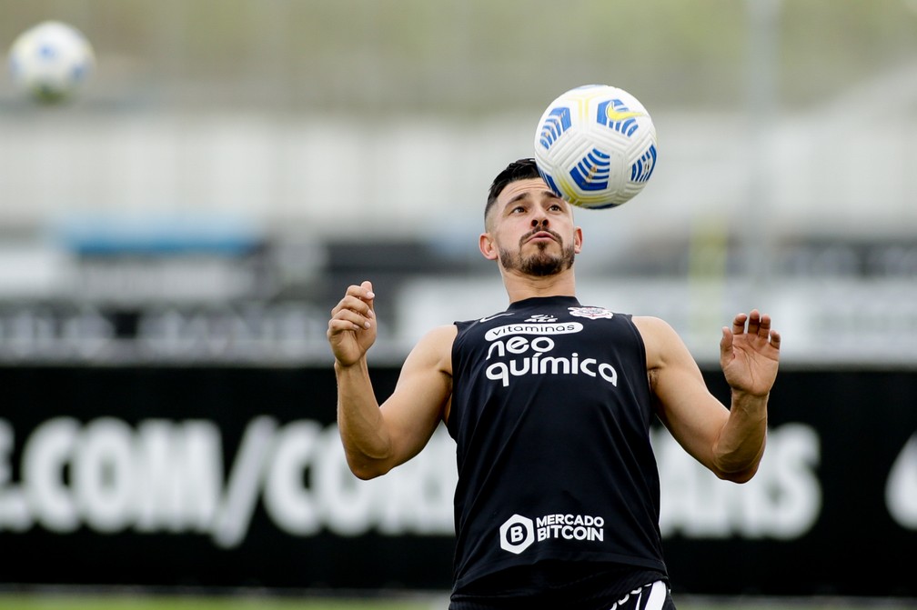 Giuliano participa de treino e pode ficar a disposição, veja a provável escalação do Corinthians 