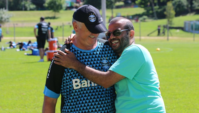 Ex-lateral árabe que jogou a Copa de 1994 visita Felipão em pré-temporada