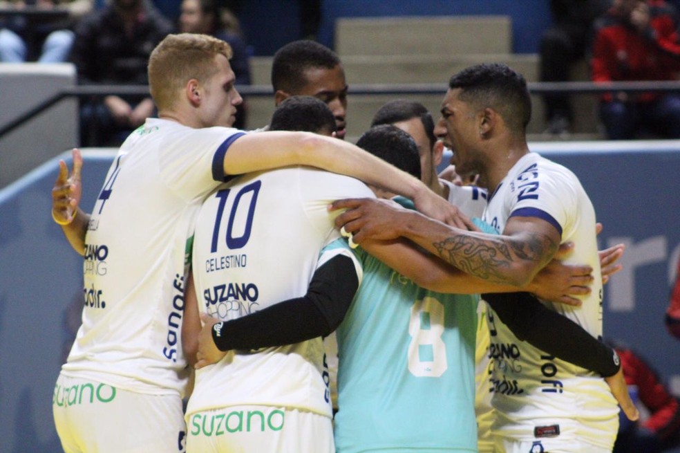 Suzano está nas semifinais do Paulista masculino de vôlei — Foto: Juliana Kageyama