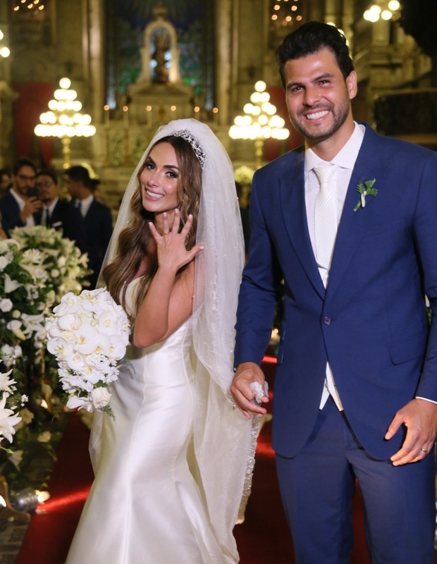 Nicole Bahls e Marcelo Bimbi se casam no Rio (Foto: Daniel Pinheiro e Anderson Borde/AgNews)