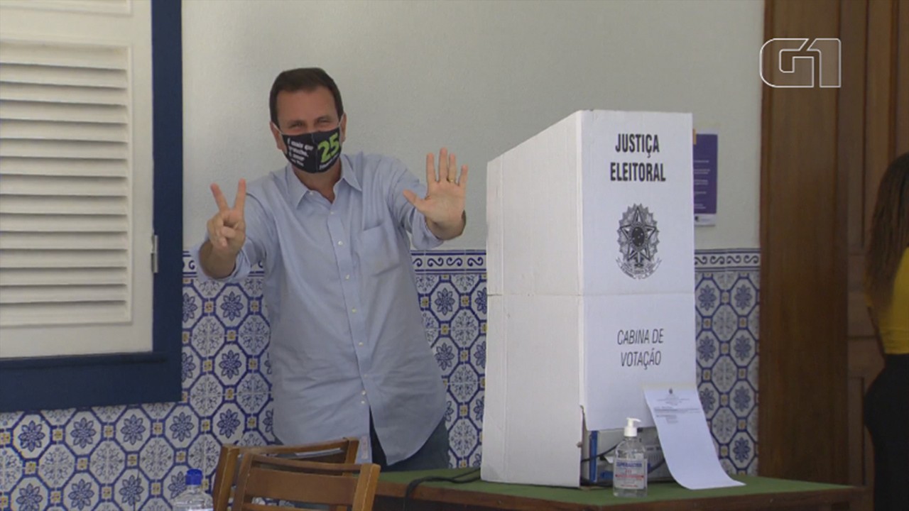 Eduardo Paes vota no Rio de Janeiro