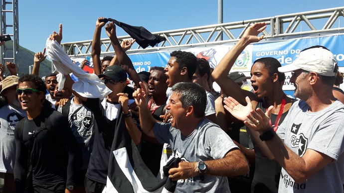 OFF - Botafogo vence 1ª etapa do Estadual; sem Beltrame, Vasco fica em 2º lugar