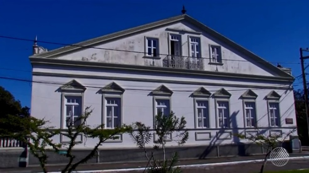 Prefeitura de Belmonte vai ficar fechada por uma semana por conta de decisÃ£o do gestor do municÃ­pio (Foto: ReproduÃ§Ã£o/ TV Santa Cruz)