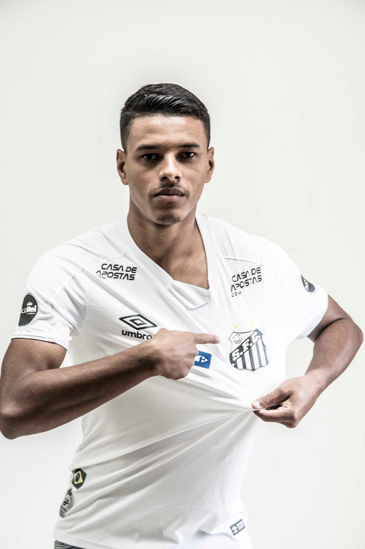 Tailson pode ganhar chance no Santos e ser primeiro Menino da Vila ...